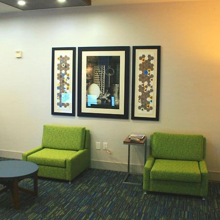 Holiday Inn Express Hotel & Suites Marina By Ihg Zewnętrze zdjęcie